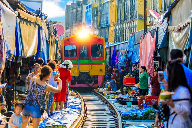 Schwimmender Markt Damnern Saduak und Zugmarkt Maeklong